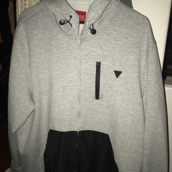 guess zip up sweater